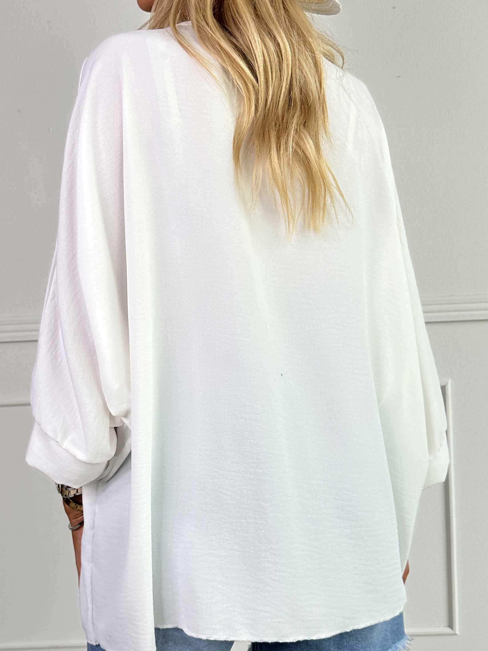 Leonora - Sød tunika med flagermusærmer og blonde